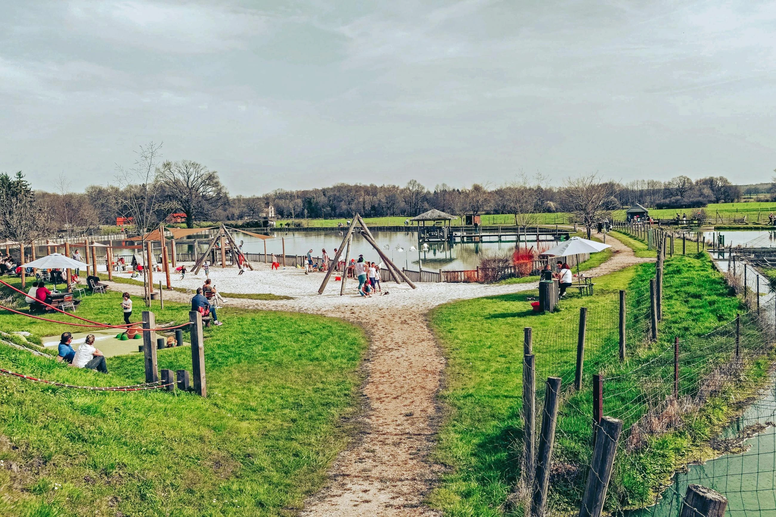 Le Domaine de Vendresse, au cœur de la nature — salle événementielle