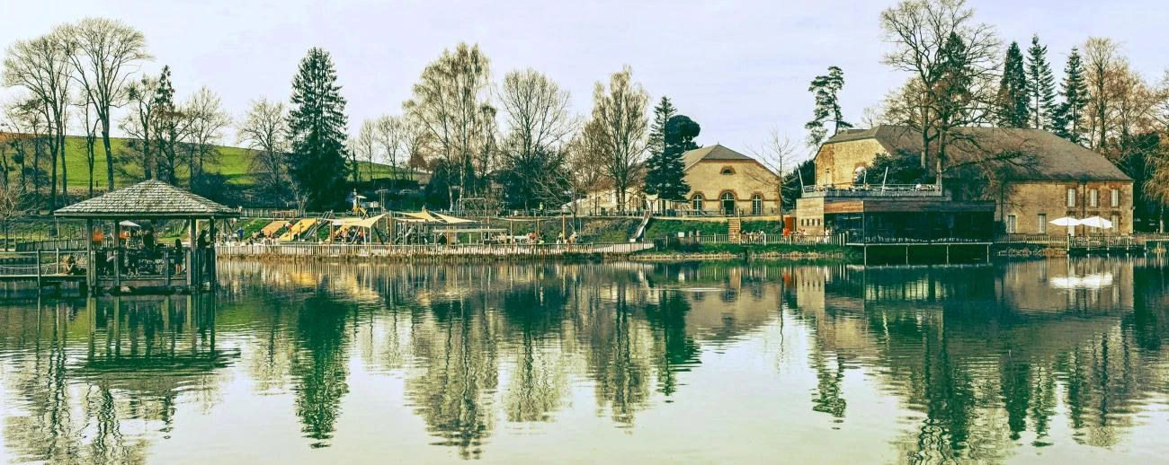 Le Domaine de Vendresse, au cœur de la nature — salle événementielle