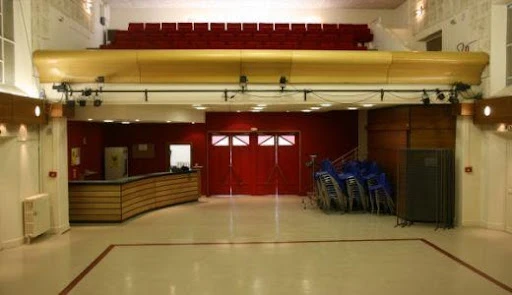 Salle des Fêtes d’Aouste, pour une touche de modernité — salle événementielle