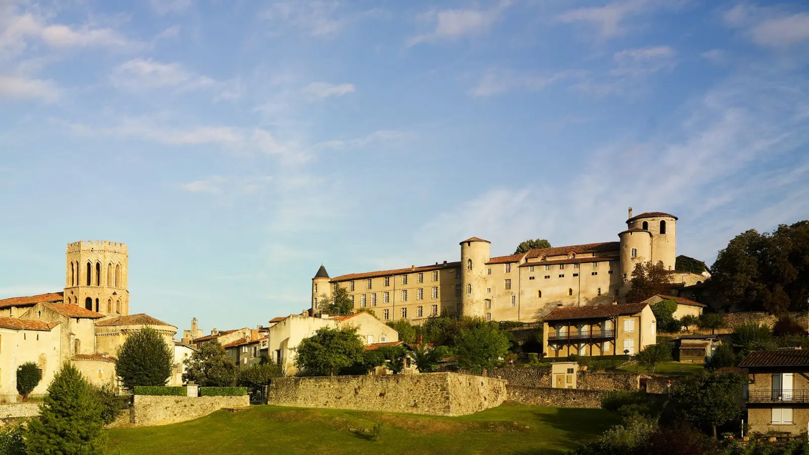 Le Palais des Evêques à Saint-Lizier — lieu événementiel Ariège