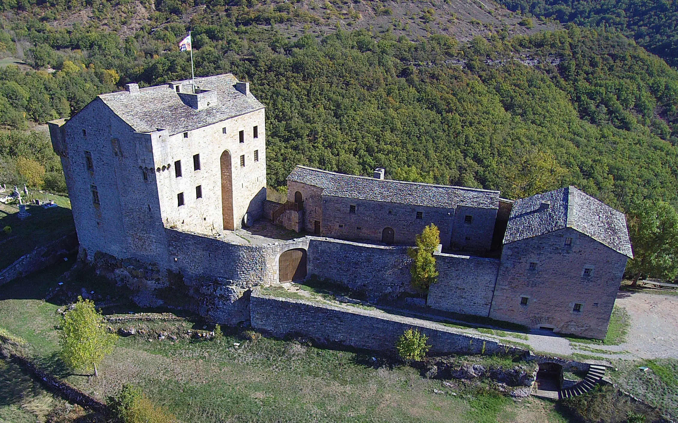 Le Château de Montaigut à Gissac — salle événementielle