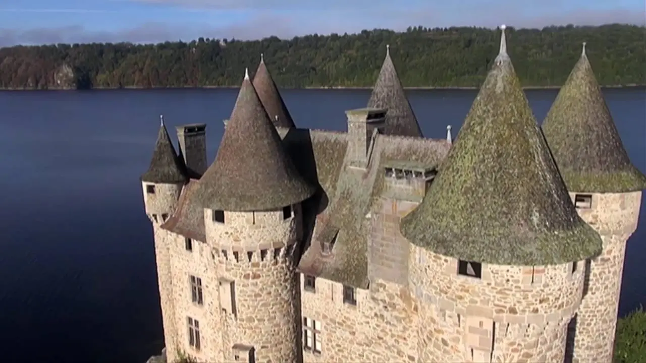 Le Château de Val — venue Cantal