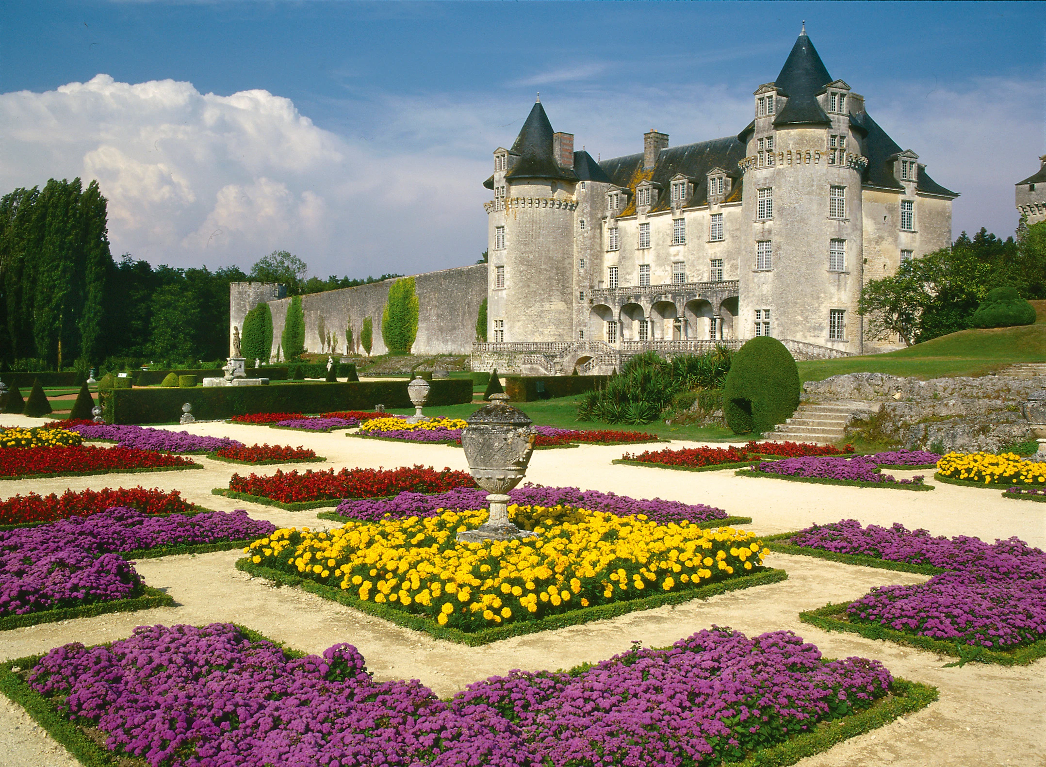 Le Château de La Roche Courbon à Saint-Porchaire — salle événementielle