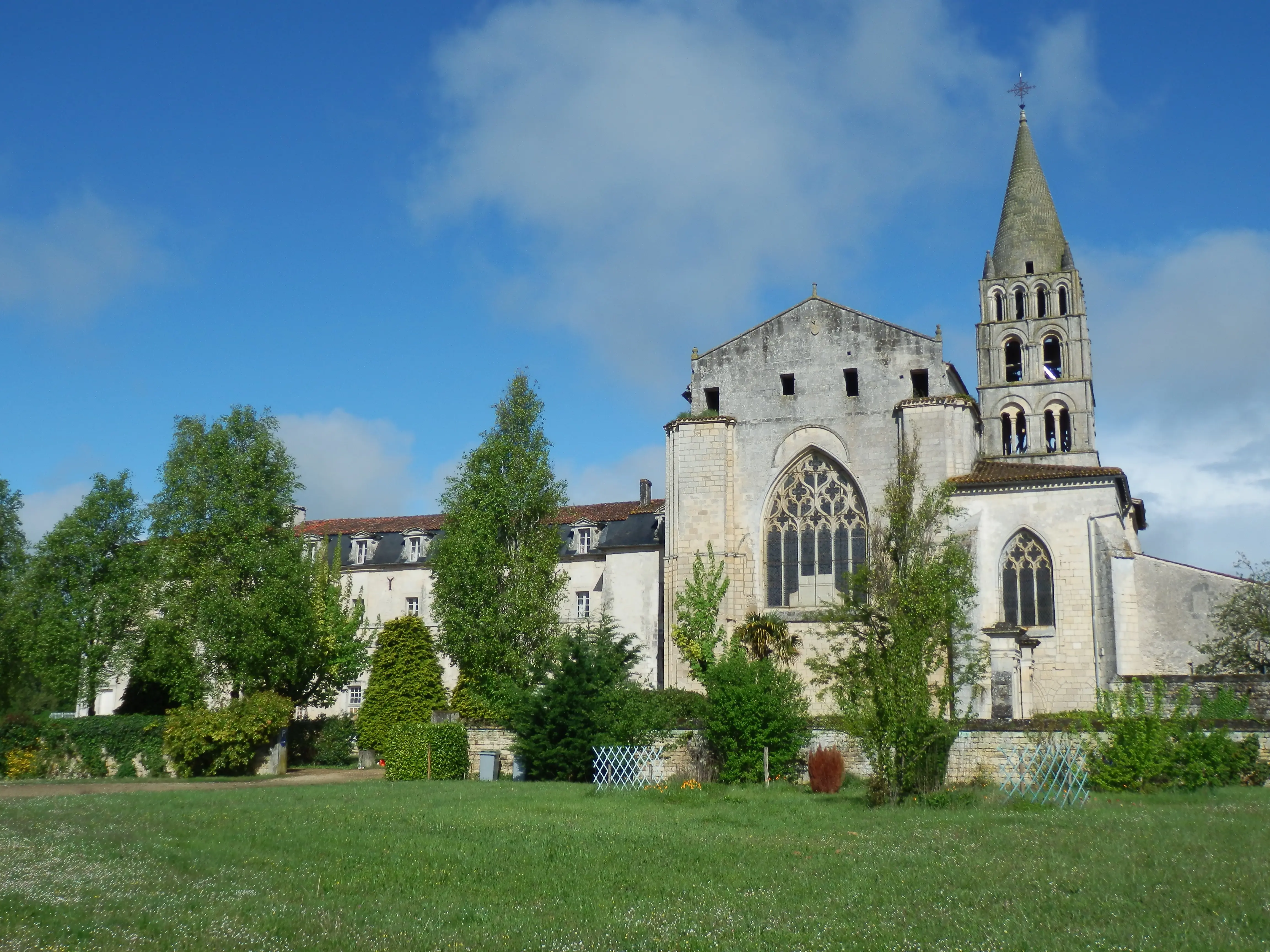 Abbaye de Bassac — venue Charente