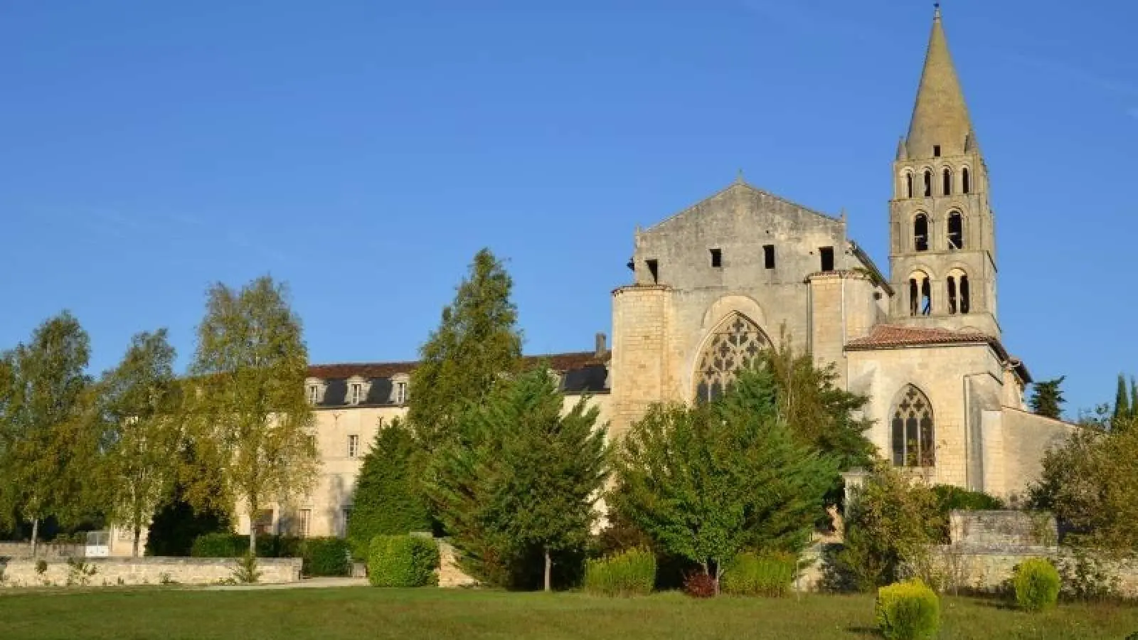 Abbaye de Bassac — lieu événementiel Charente