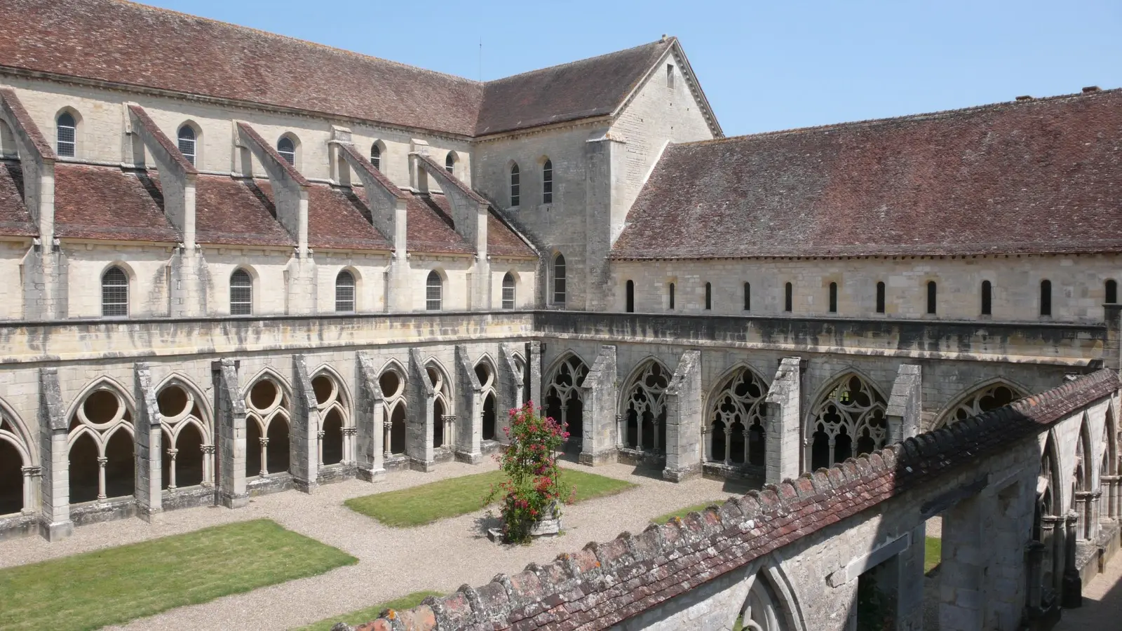 Abbaye de Noirlac — venue Cher