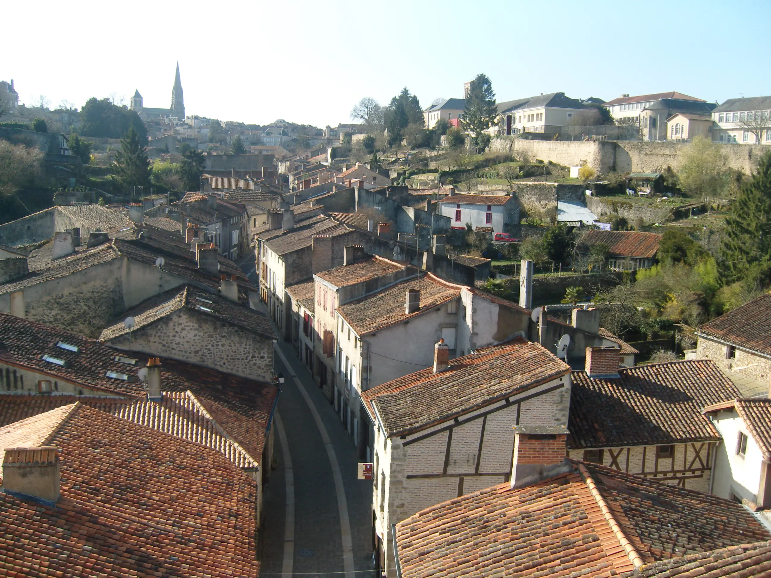La ville fortifiée de Parthenay pour un événement médiéval — venue Deux-Sèvres