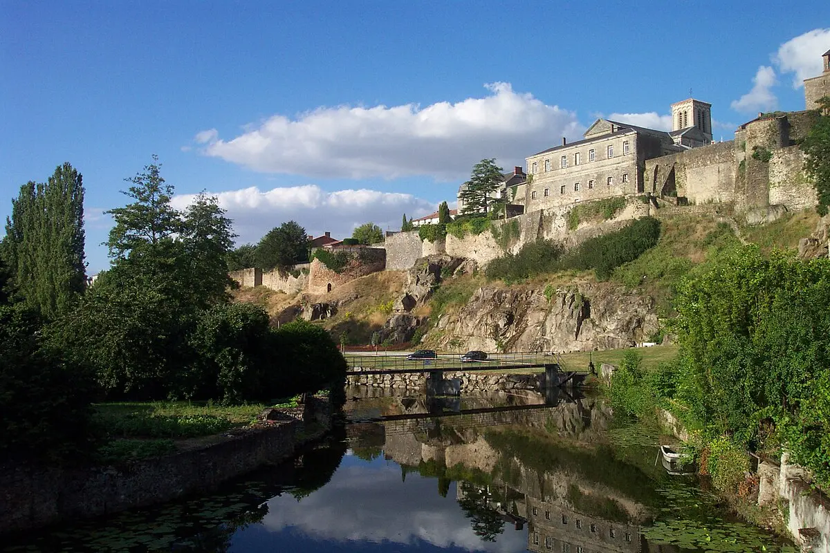 La ville fortifiée de Parthenay pour un événement médiéval — lieu événementiel Deux-Sèvres