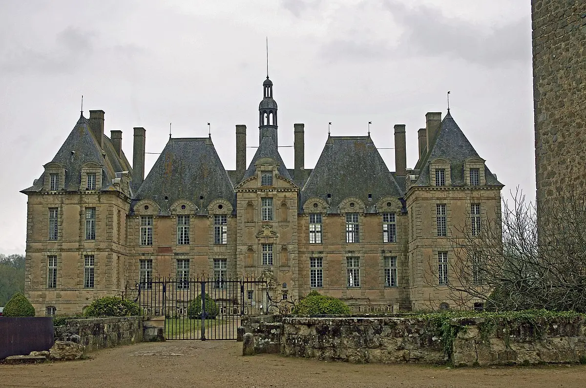 Le Château de Saint Loup-sur-Thouet — venue Deux-Sèvres