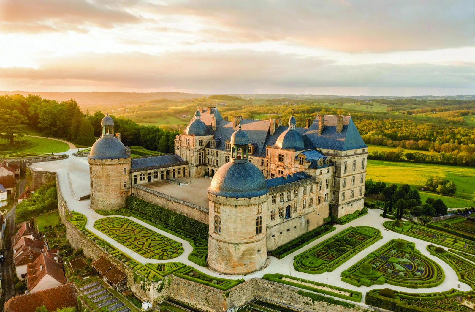 Le Château de Hautefort — lieu événementiel Dordogne