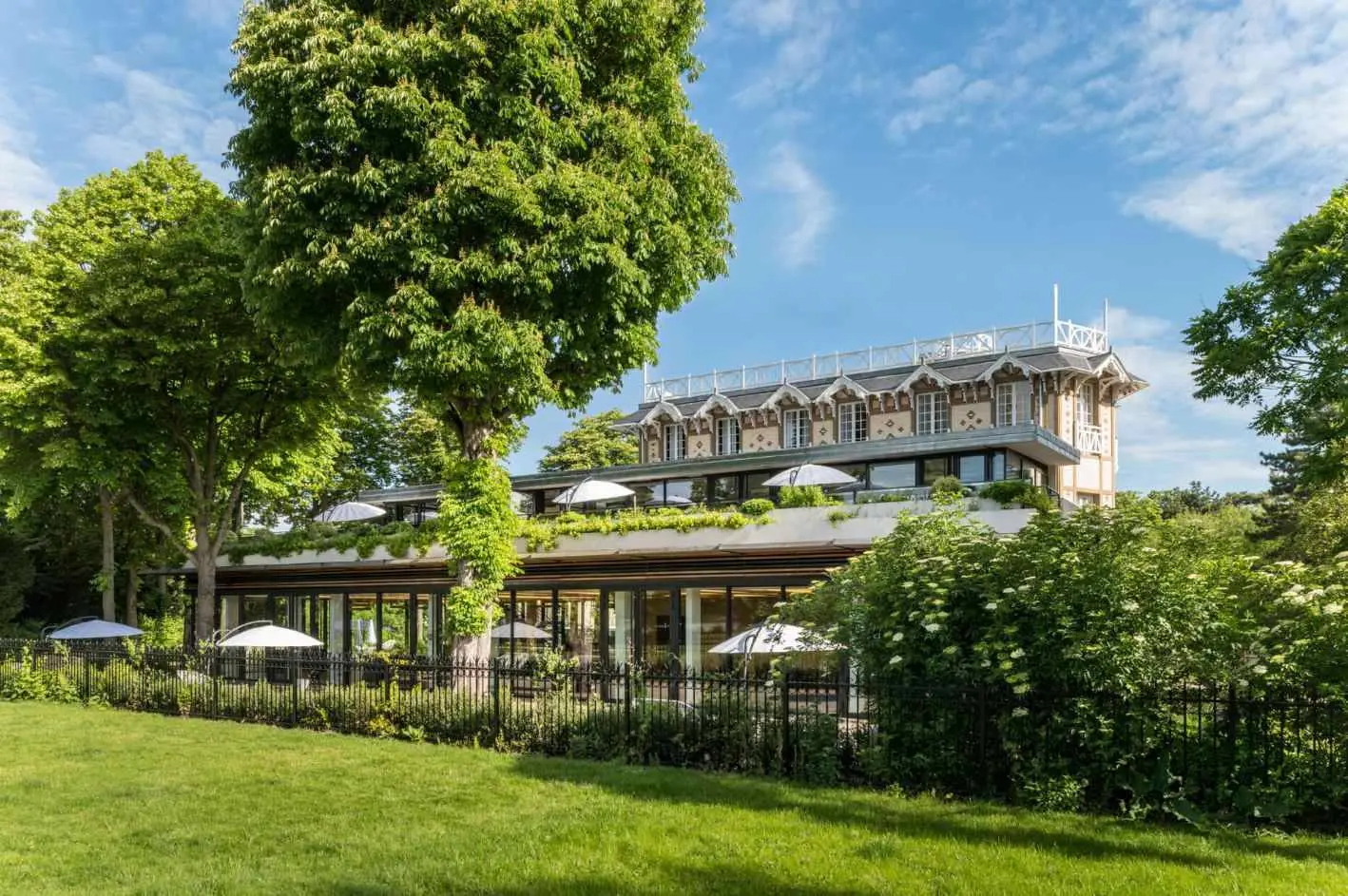 Le Pavillon Royal de Bièvres : un espace raffiné pour des réceptions de prestige — salle événementielle