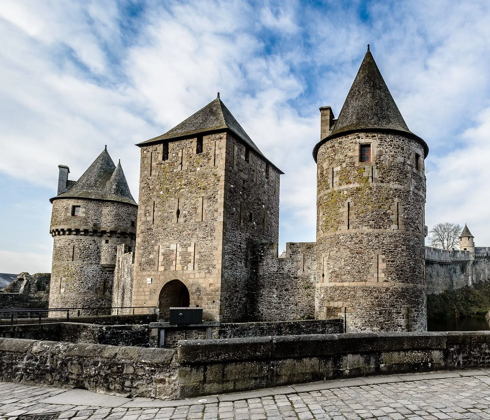 Château de Fougères : Un lieu riche en histoire — salle événementielle