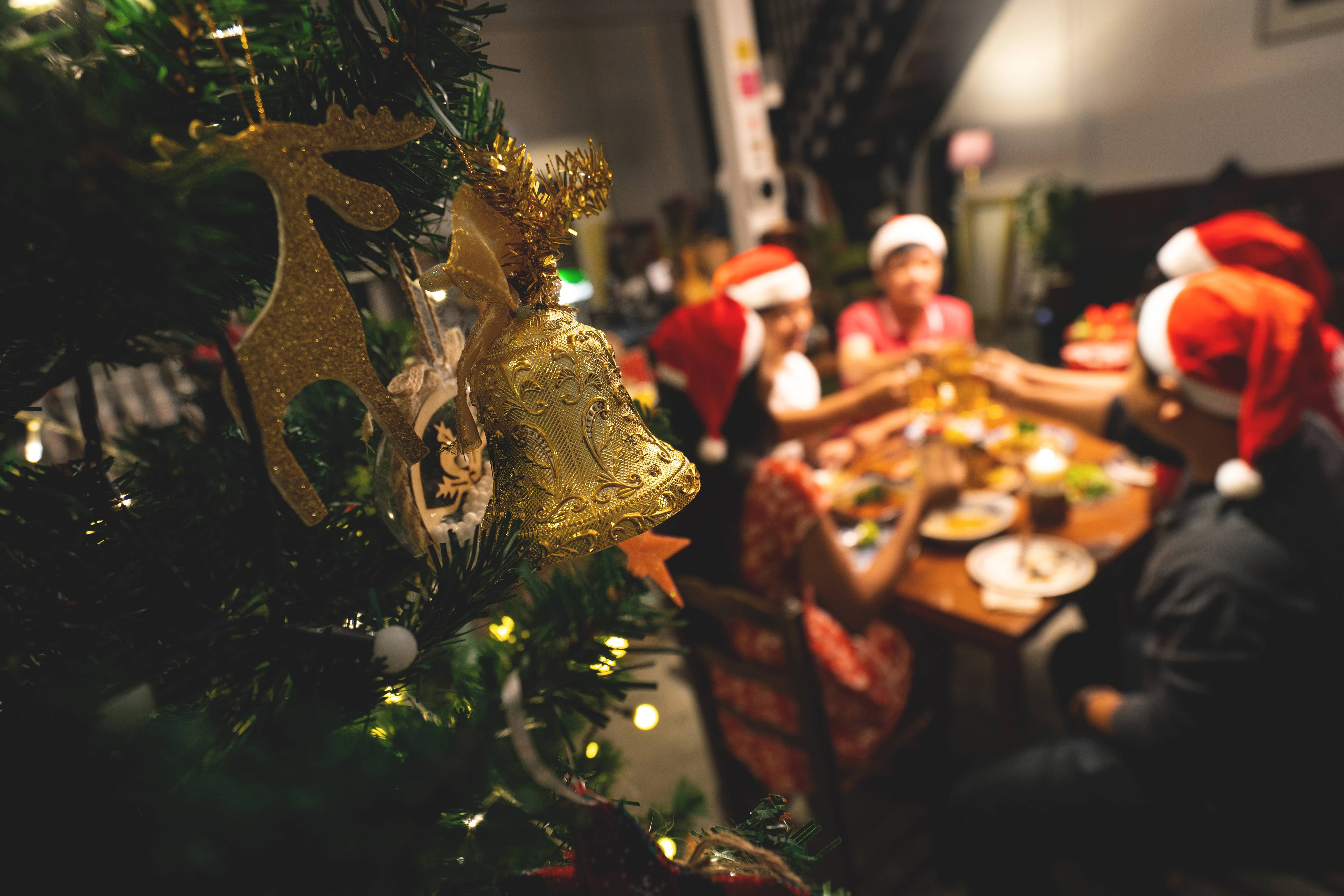 Mise en place de Arbre de Noël Le Mans à Le Mans