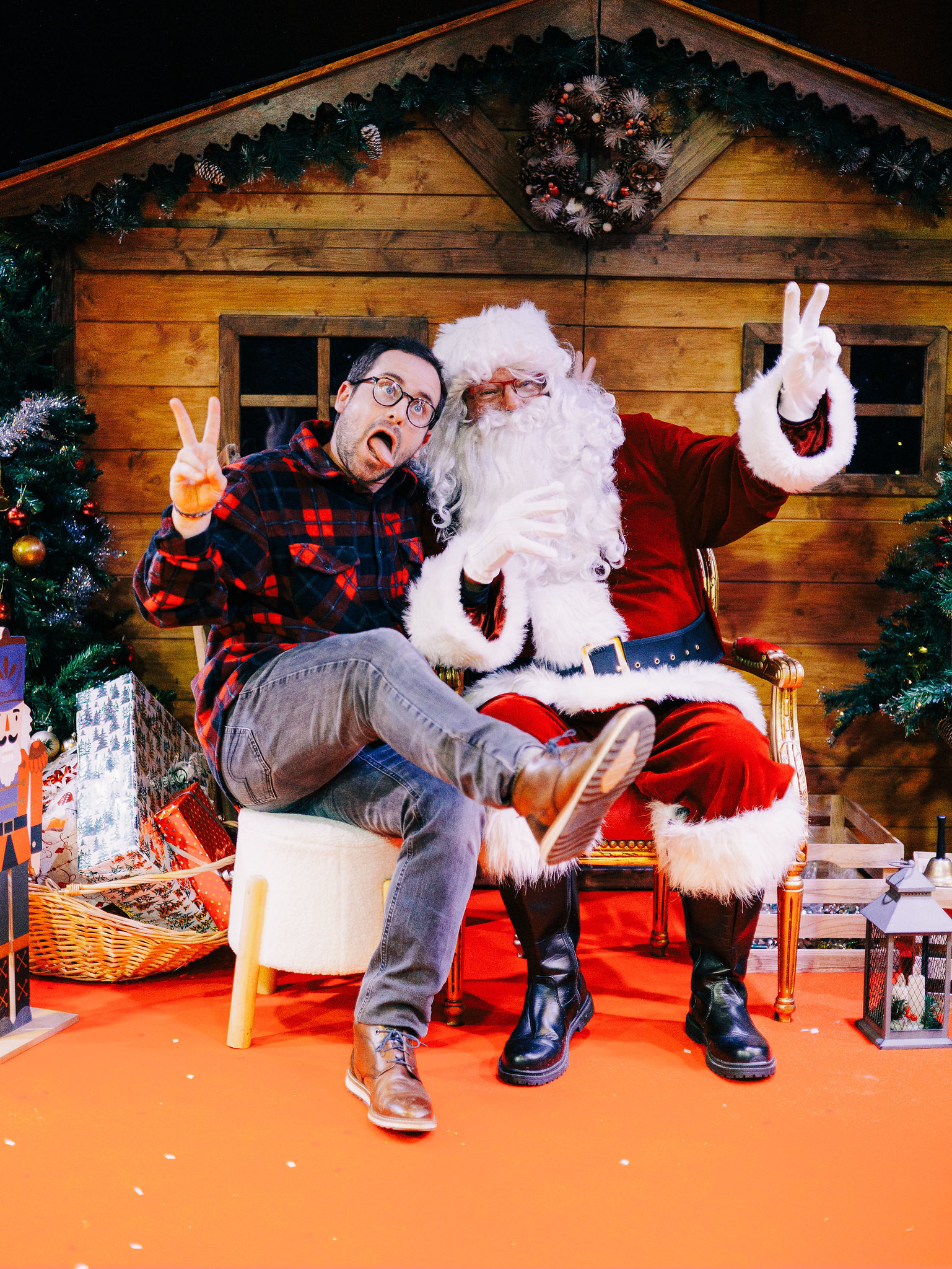 Implantation scène et ambiance lumineuse adaptées au lieu