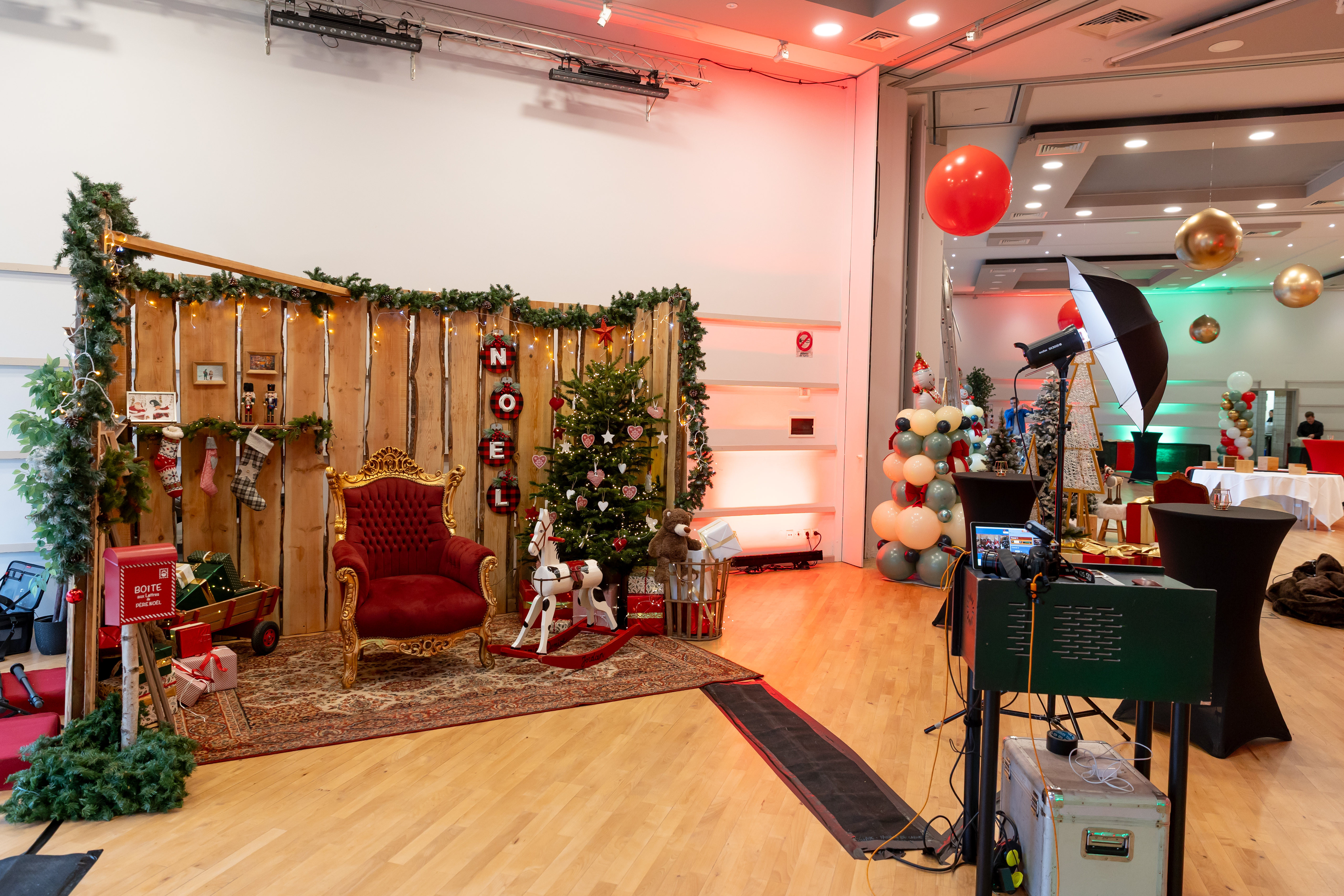 Équipe INNOV'events en repérage de lieu pour un événement de Noël d'entreprise