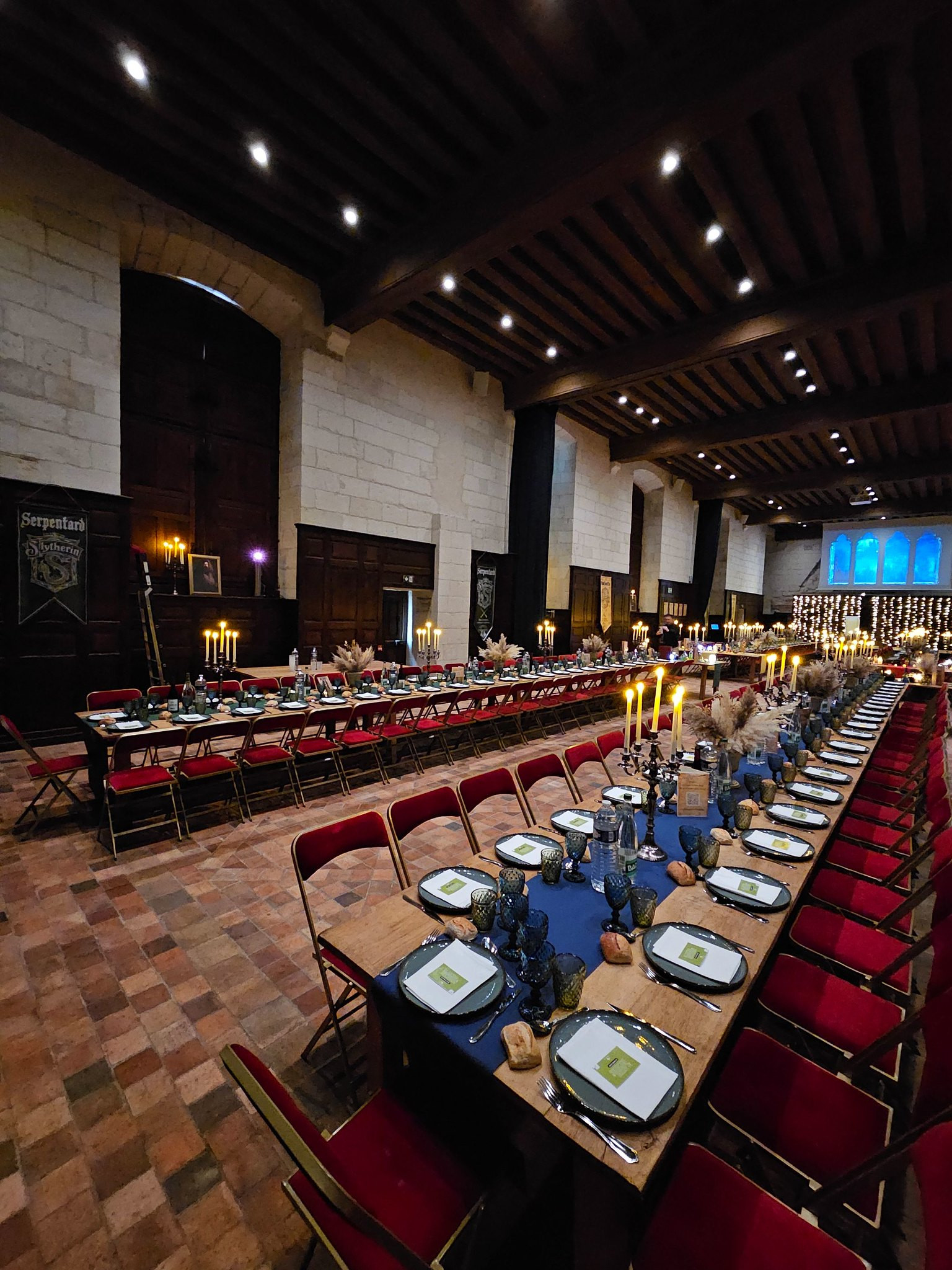 Comment assurer une logistique fluide pour le service de restauration lors d&rsquo;une grande soirée d&rsquo;entreprise ?