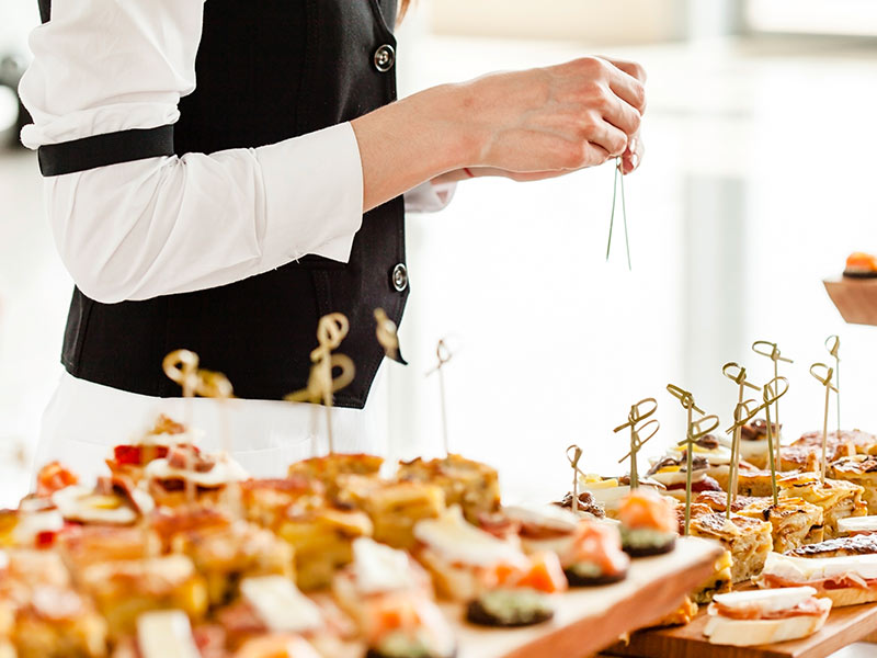 des-soirees-de-gala-avec-buffet-de-traiteur