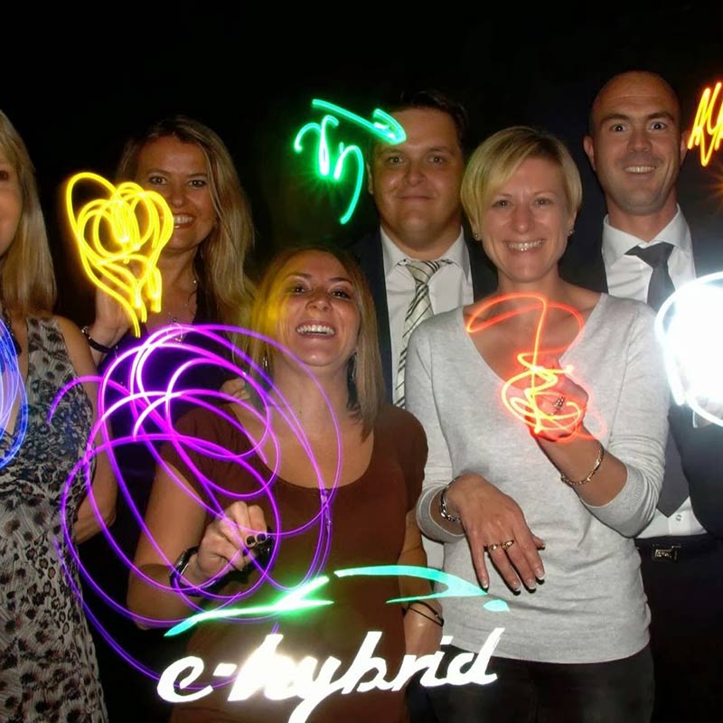 animation-amusante-atypique-lancement-produits-loire-42 animation light painting Loire