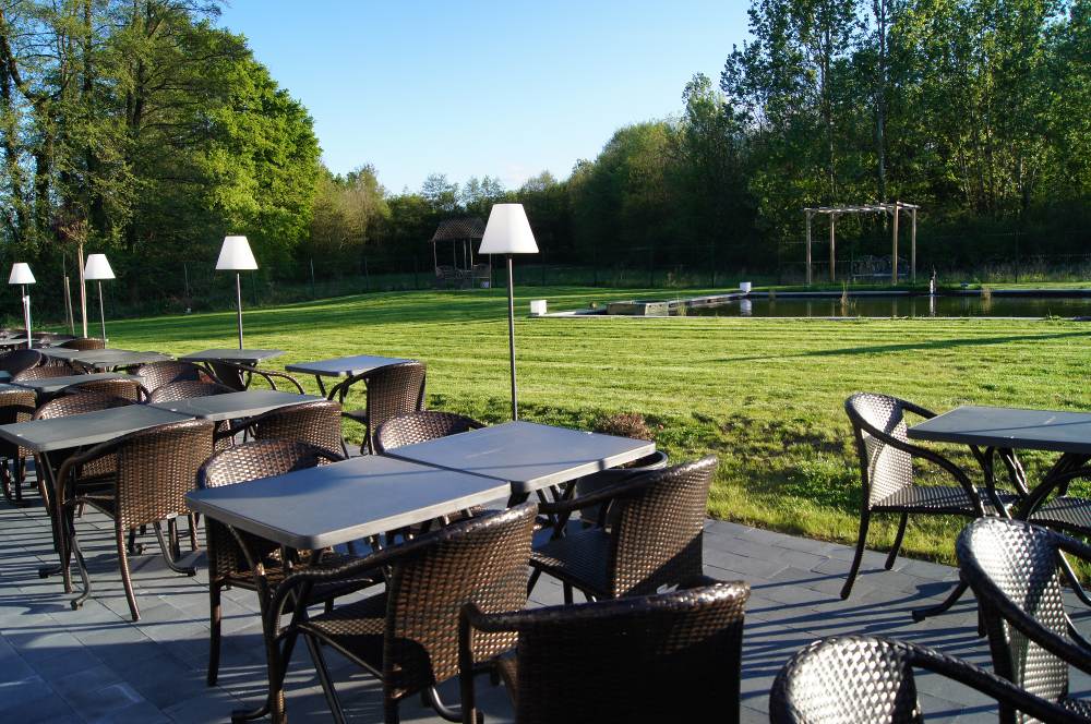 location salle avec etang