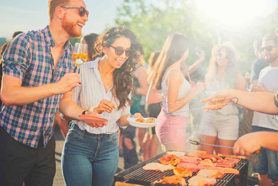 Organisation barbecue entreprise : fédérez et remercier vos collaborateurs