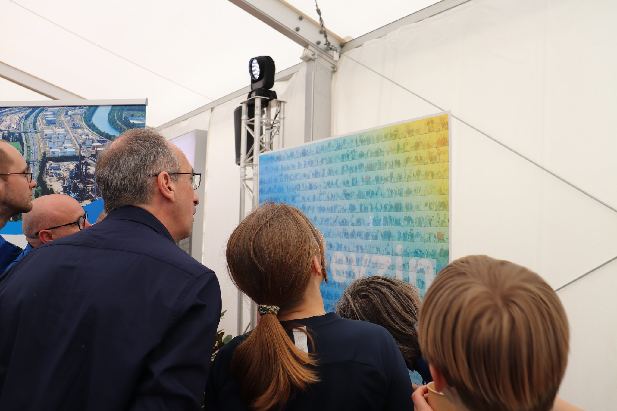 Animation digitale dans un espace de marque interactif