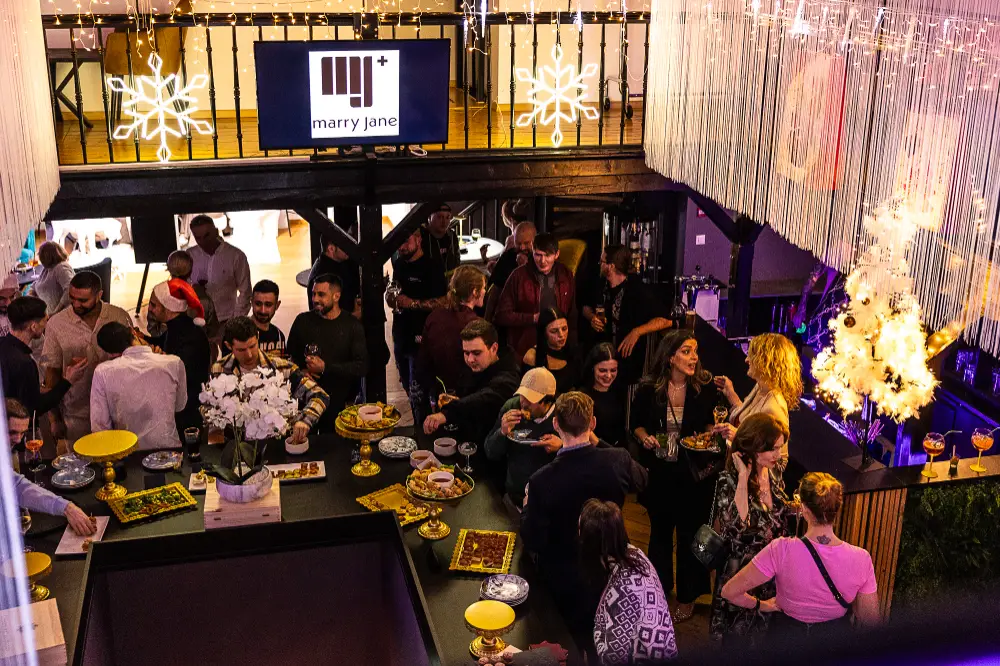 Ambiance chaleureuse et conviviale lors d’une soirée d’entreprise à Mulhouse