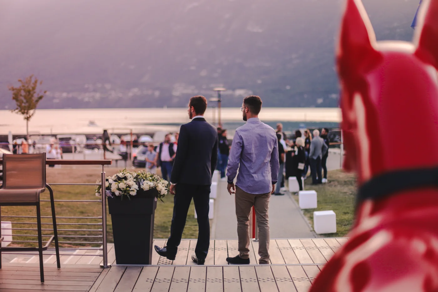 Séminaire d'entreprise Annecy scène pitch kick-off codir — INNOV'events agence événementielle