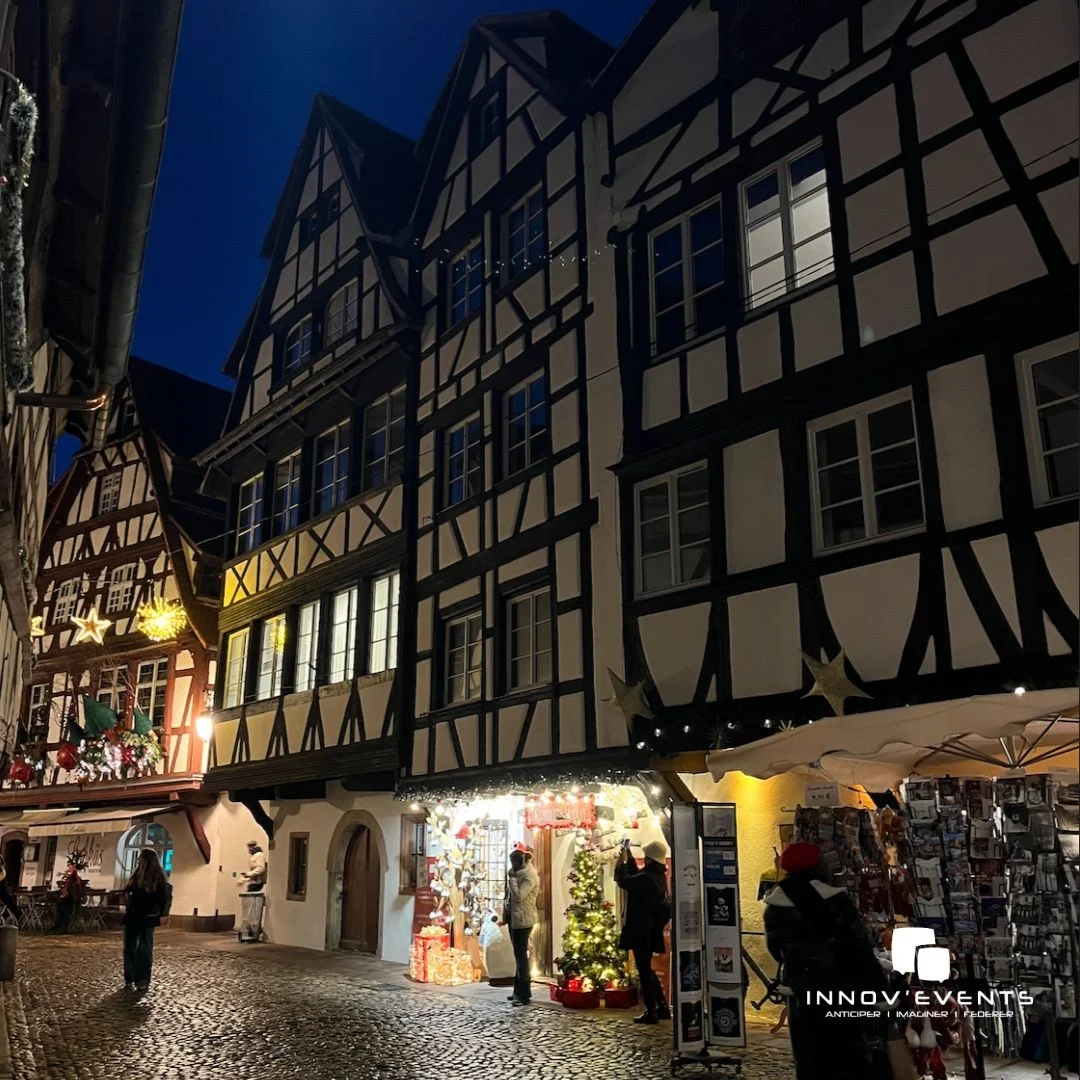 Séminaire d'entreprise Strasbourg scène pitch kick-off codir — INNOV'events agence événementielle