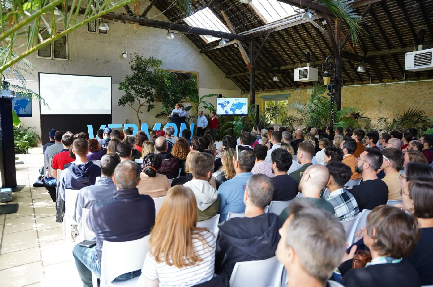 Animation convention d'entreprise Angers participants en plein air bords de Maine vignobles anjouins — INNOV'events organisation événements