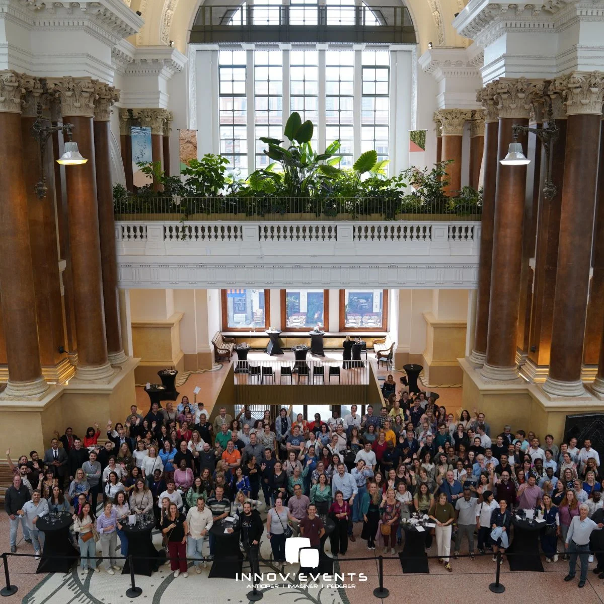 Soirée d'entreprise Cocktail & Gala — Animation & scénographie haut de gamme — INNOV'events Bruxelles — INNOV'events