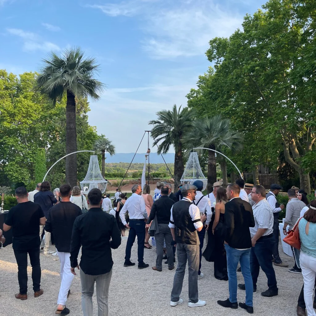 Soirée d'entreprise Marseille cocktail dînatoire rooftop coucher de soleil — INNOV'events