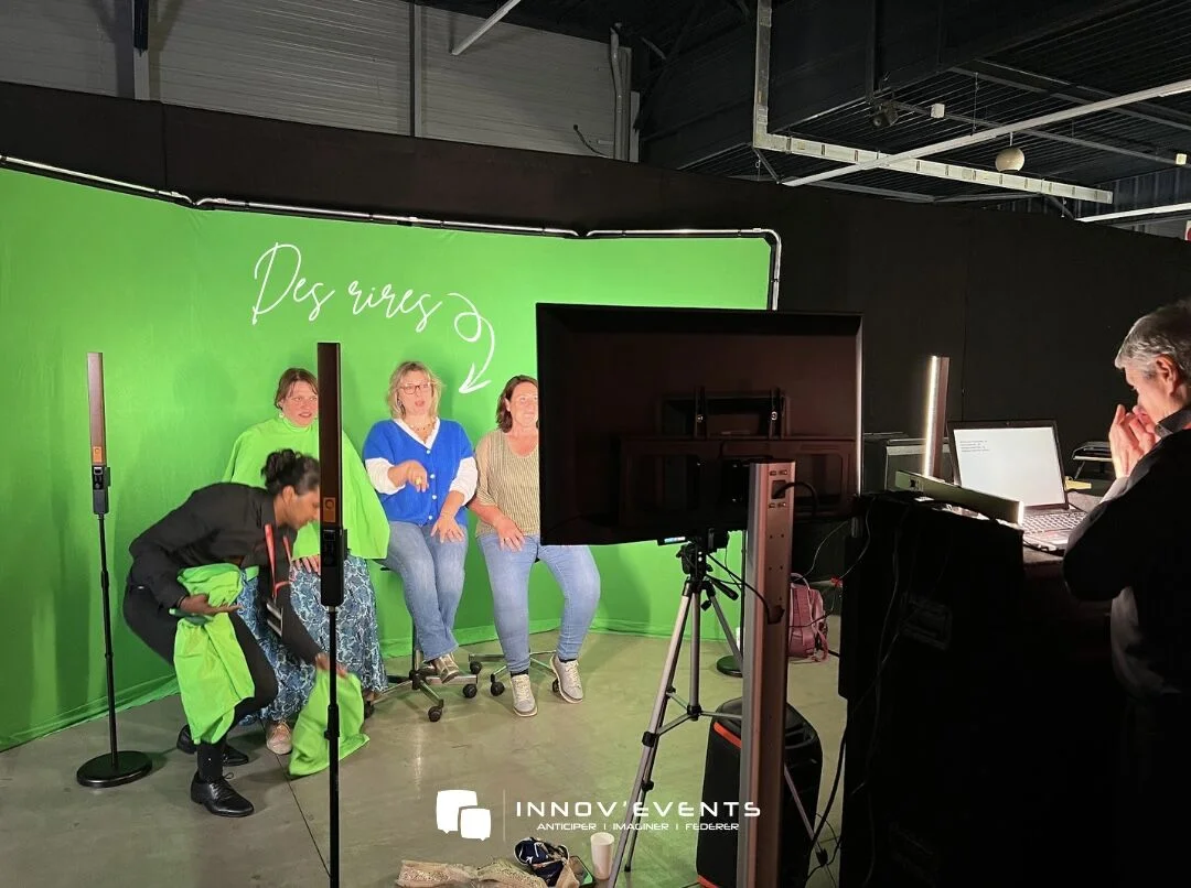 Team building Laval rallye urbain dans la vieille ville au pied du château — INNOV'events