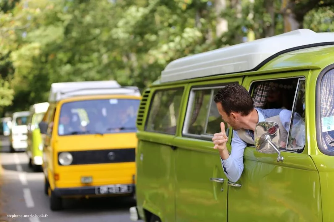 Team Building entreprise Le Mans groupe en activité rallye 2CV sur circuit des 24H — INNOV'events
