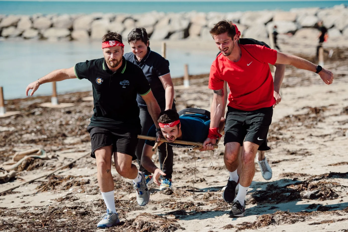 Animation team building Nantes groupes en défi sur les bords de l'Erdre vue panoramique — INNOV'events organisation événements