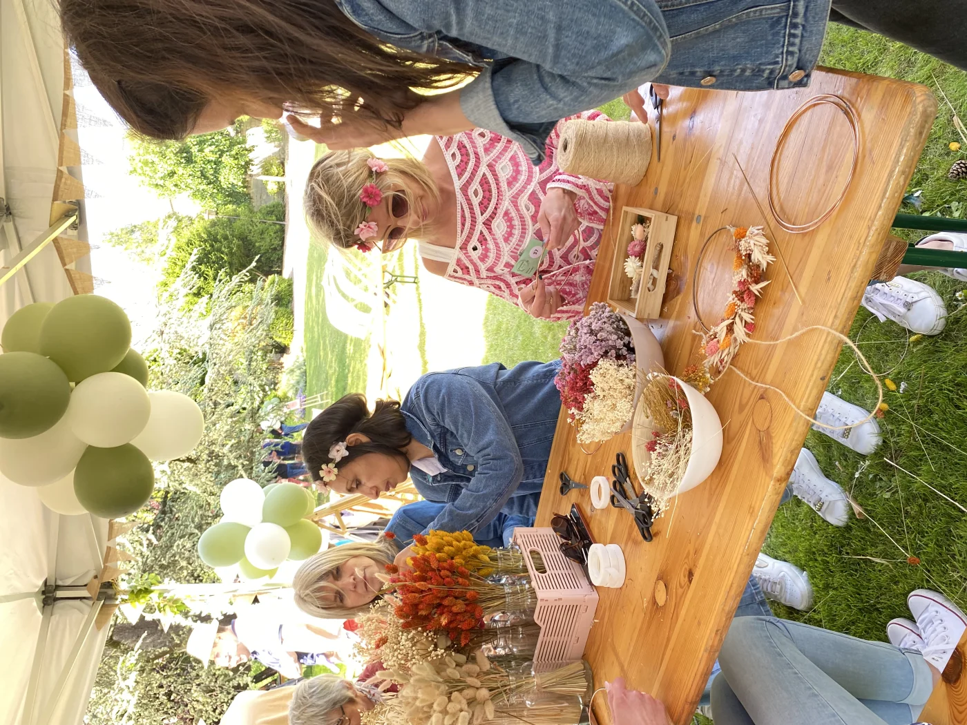 Animation team building Chambéry groupe en défi sportif outdoor avec vue sur le lac du Bourget et les Alpes — INNOV'events organisation événements