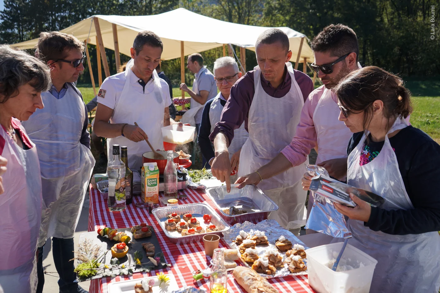 Animation team building Chambéry groupe en défi sportif outdoor avec vue sur le lac du Bourget et les Alpes — INNOV'events organisation événements