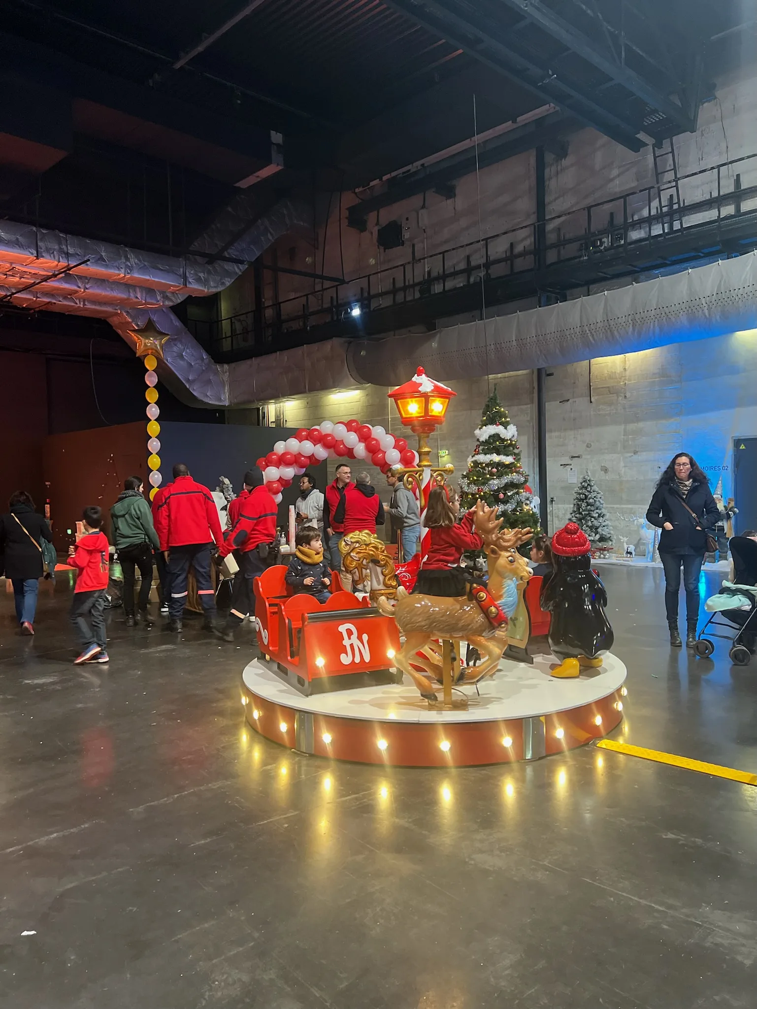 Lieu événementiel arbre de Noël Guadeloupe vue lagon de Sainte-Anne INNOV'events