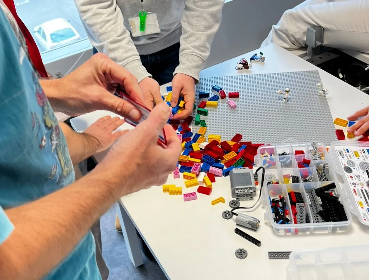 Team building LEGO pour entreprises d'entreprise à Versailles — INNOV'events