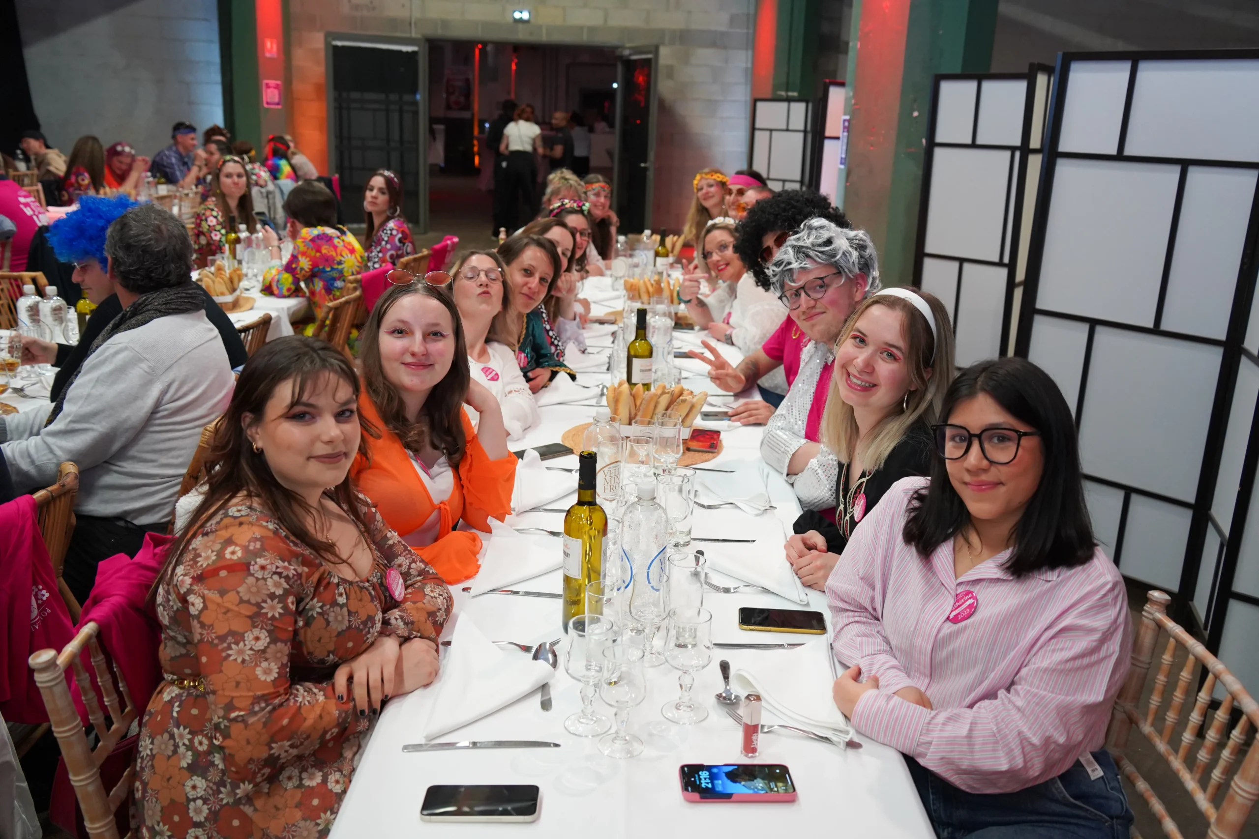 Grand banquet annuel repas d'entreprise Dijon salle de réception pleine INNOV'events
