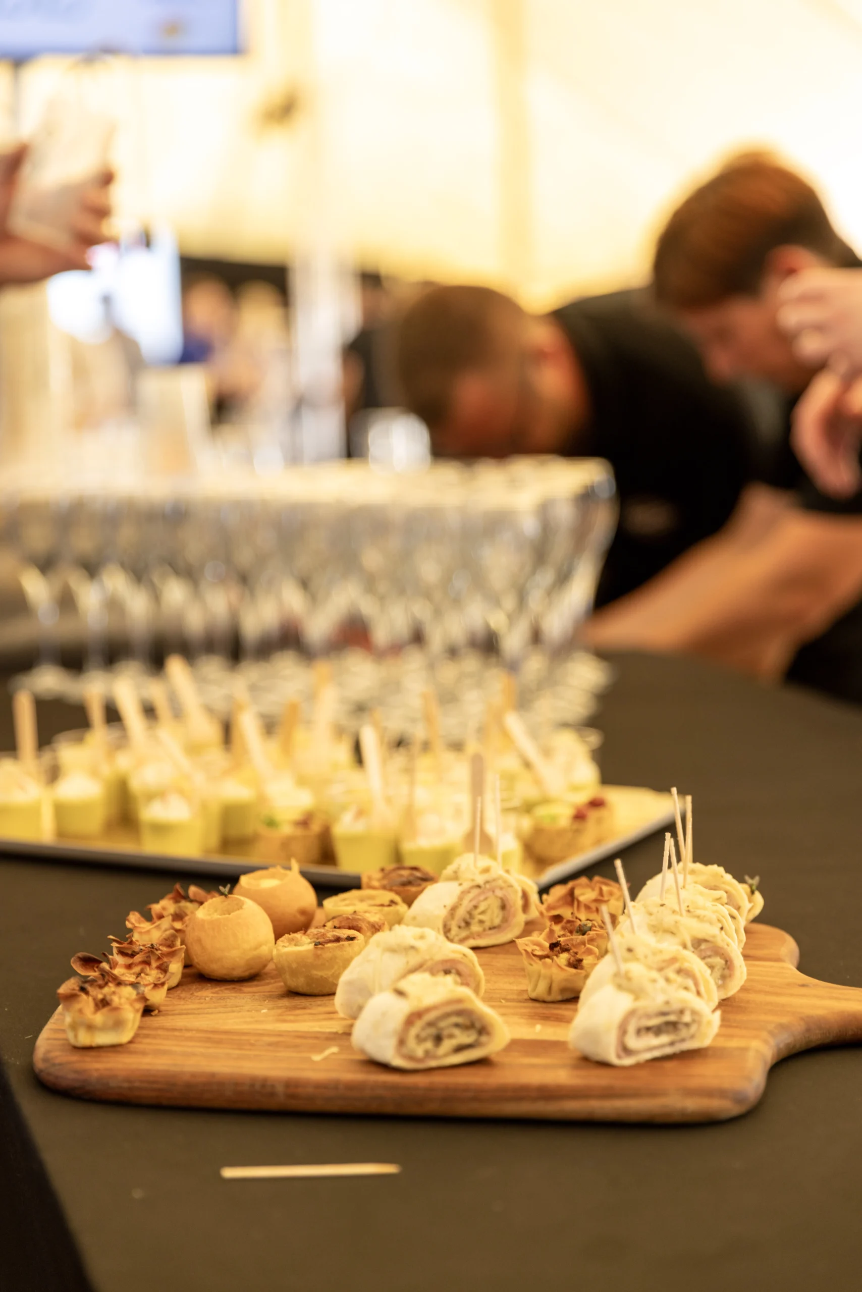 Service traiteur événement Metz salle Arsenal mise en place buffet gastronomique INNOV'events