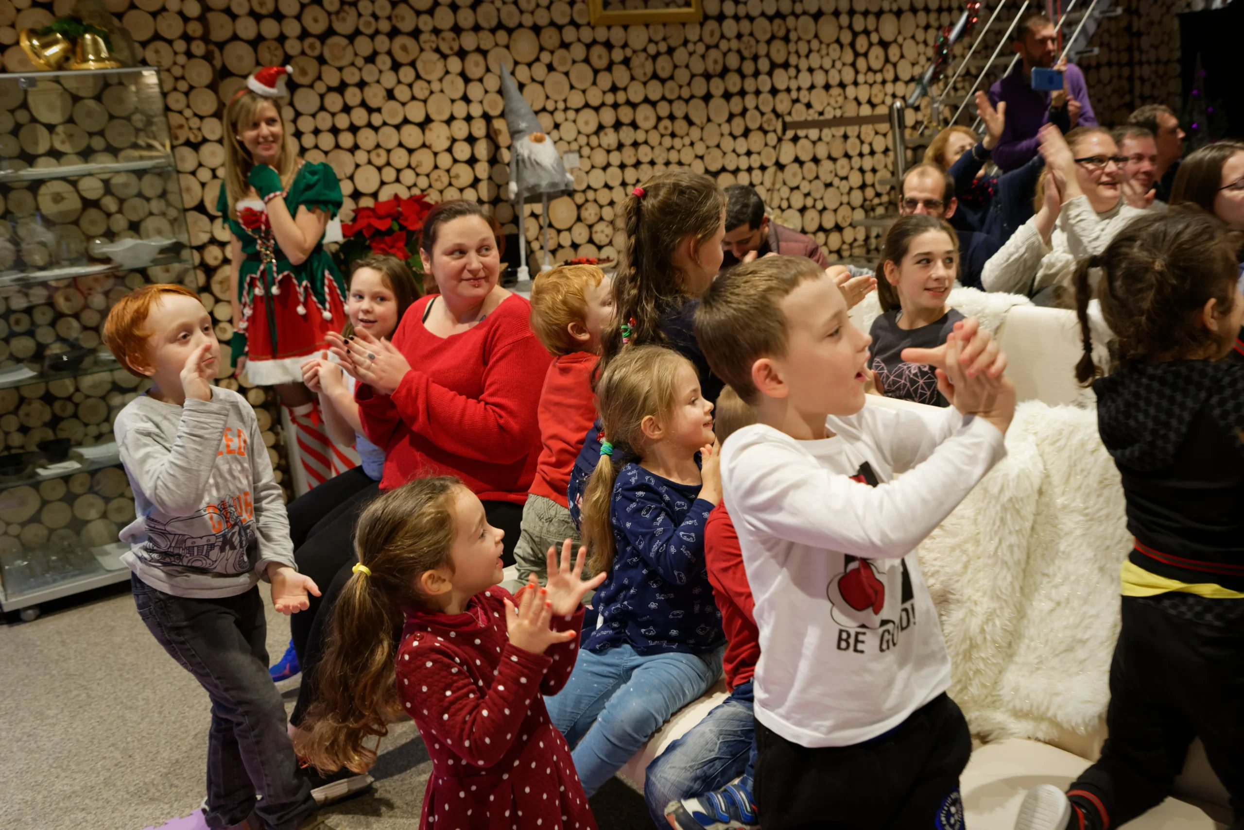 Arbre de Noël Orléans salle décorée familles collaborateurs CSE INNOV'events