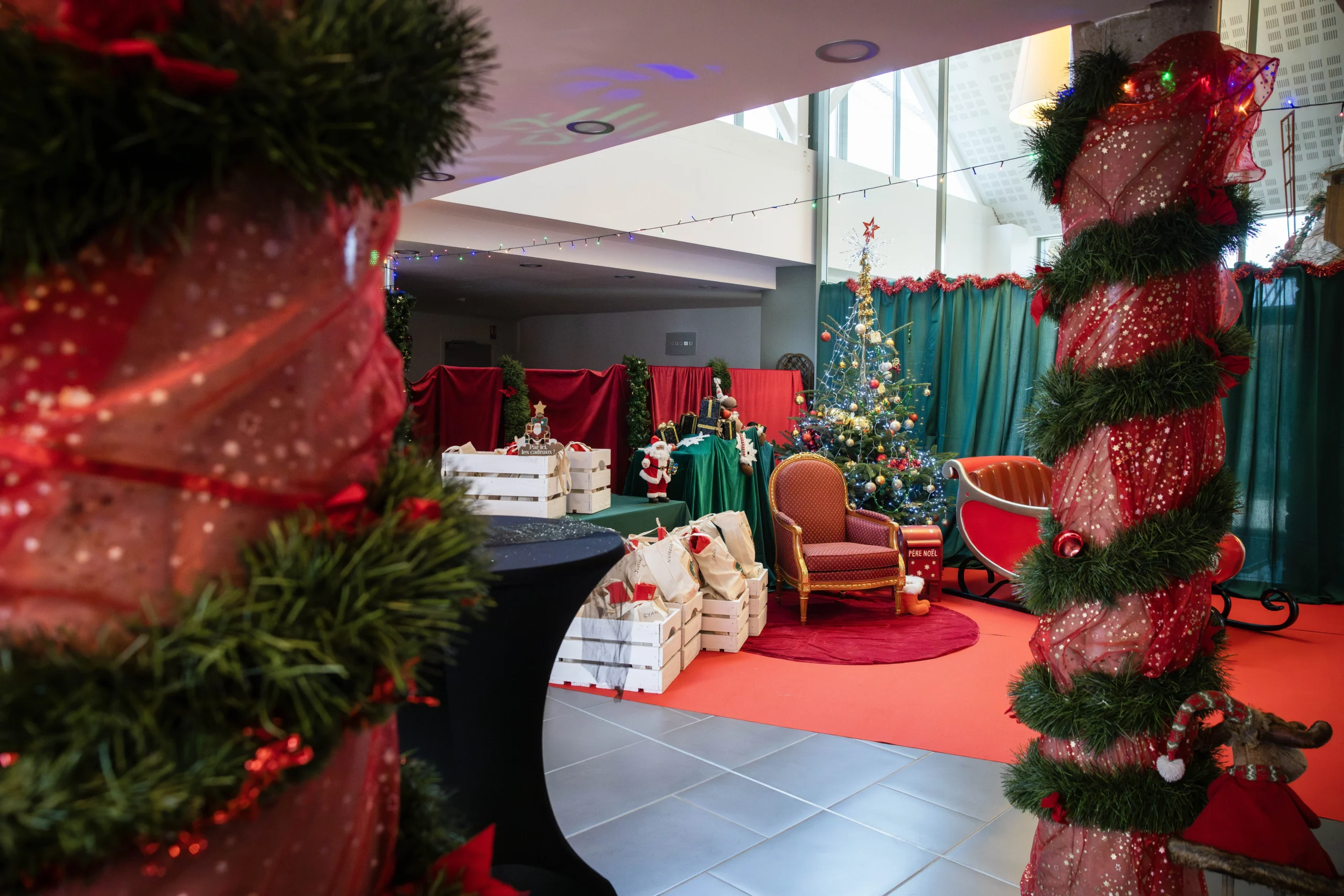 Animations familiales arbre de Noël Auxerre espaces couverts décembre INNOV'events