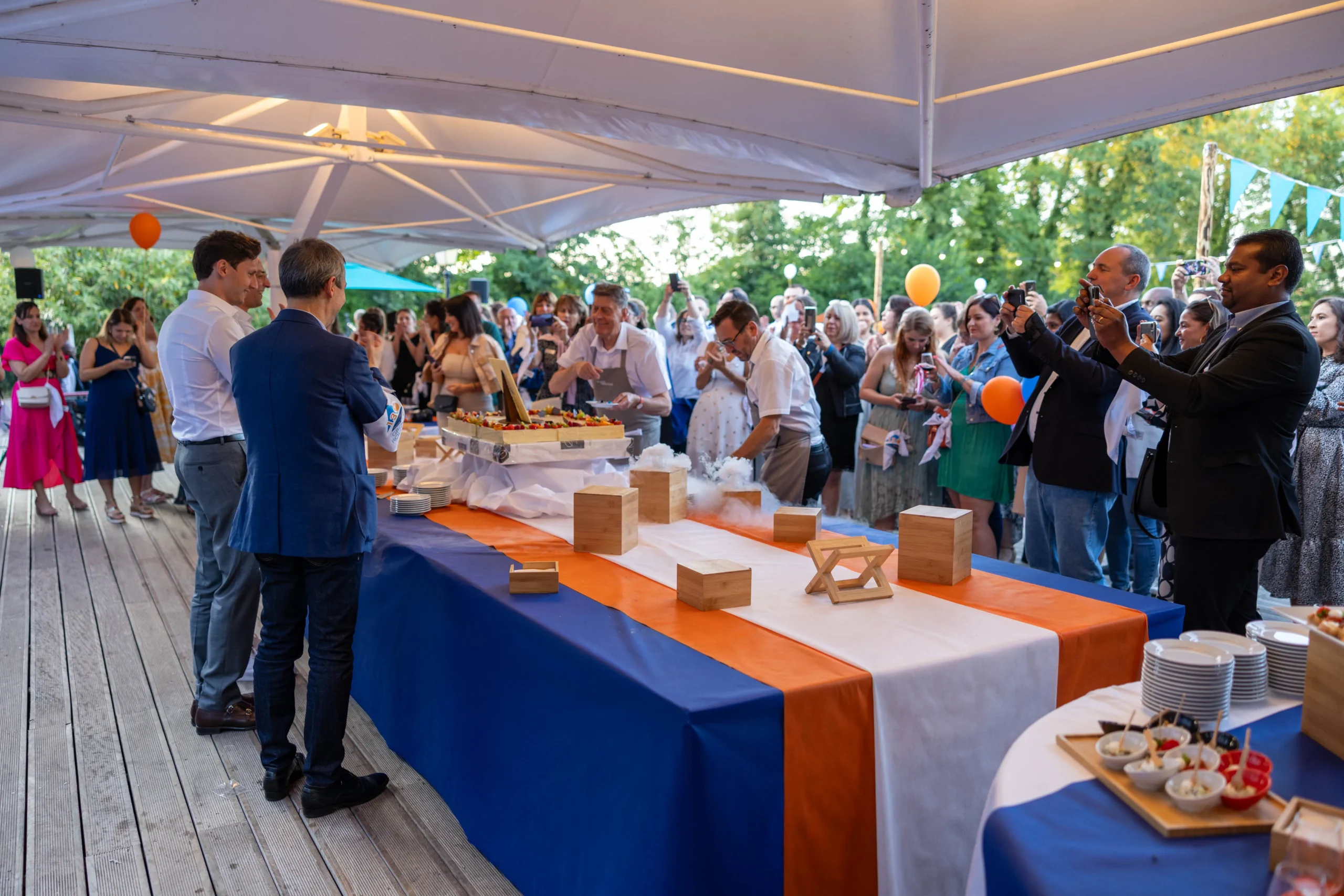 Traiteur événementiel Besançon buffet dressé vue sur Citadelle Vauban INNOV'events