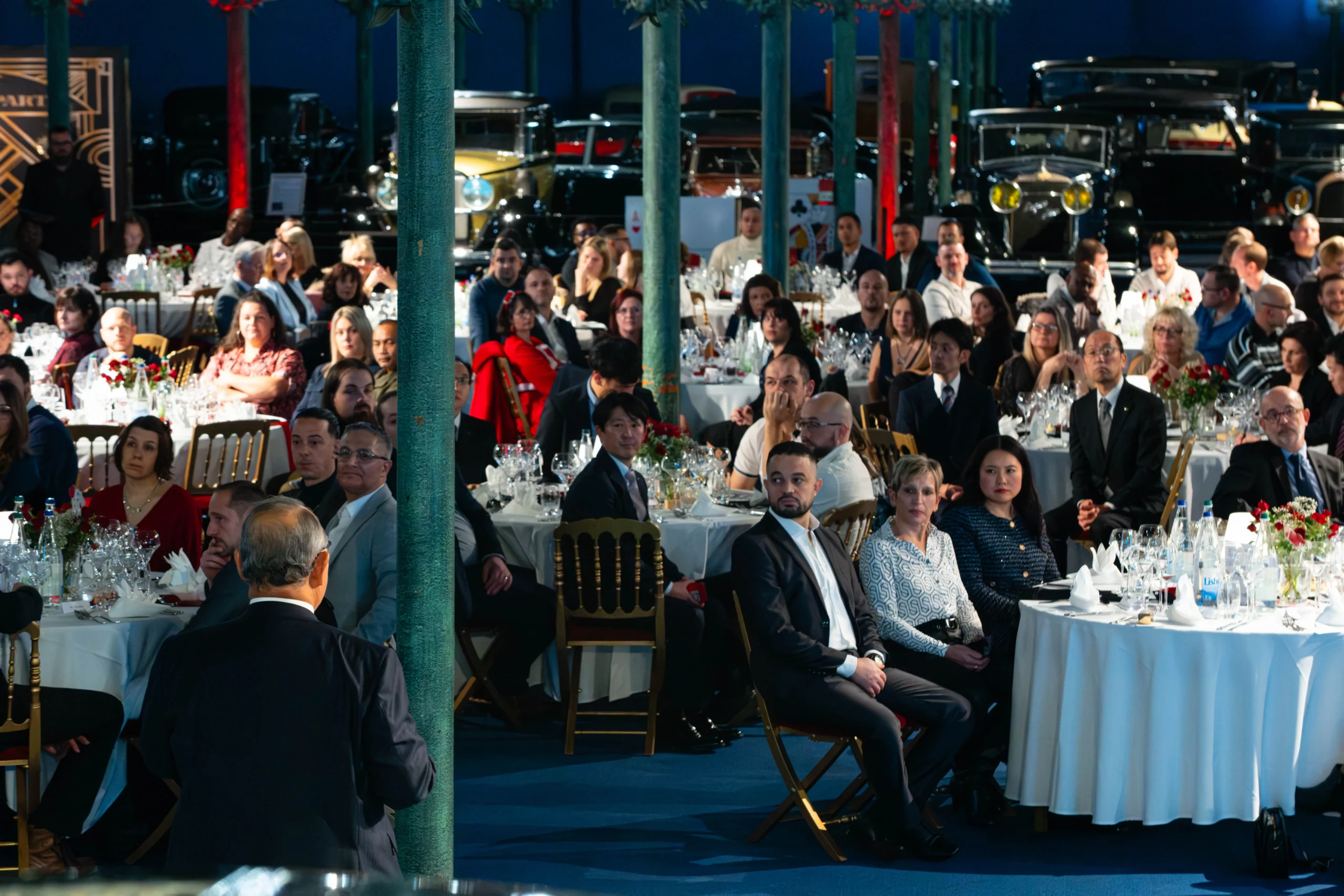Cocktail d'entreprise Tours jardins à la française éclairés en soirée INNOV'events organisation d'événements