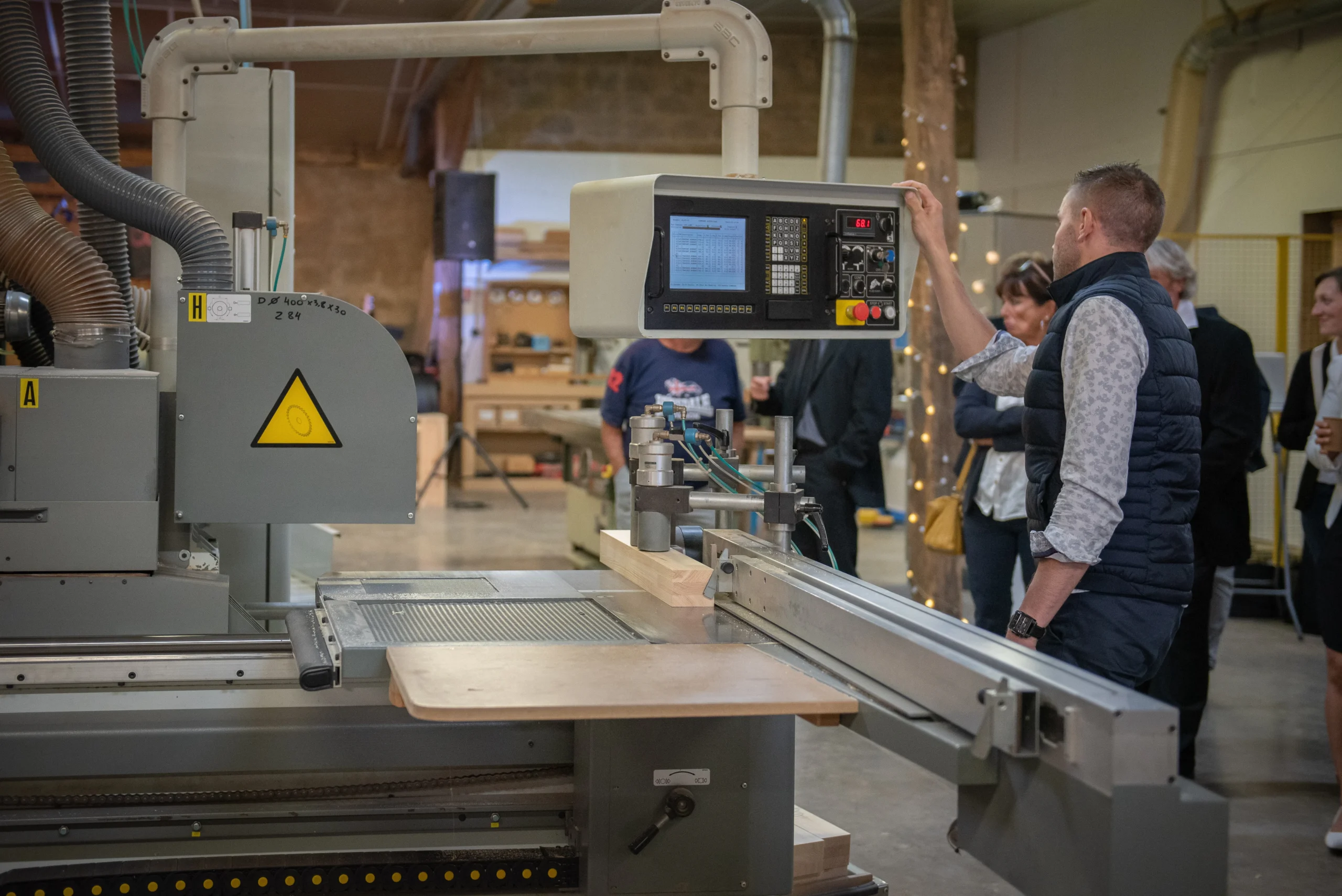 Portes ouvertes entreprise Metz soirée Arsenal éclairage scénique et invités INNOV'events