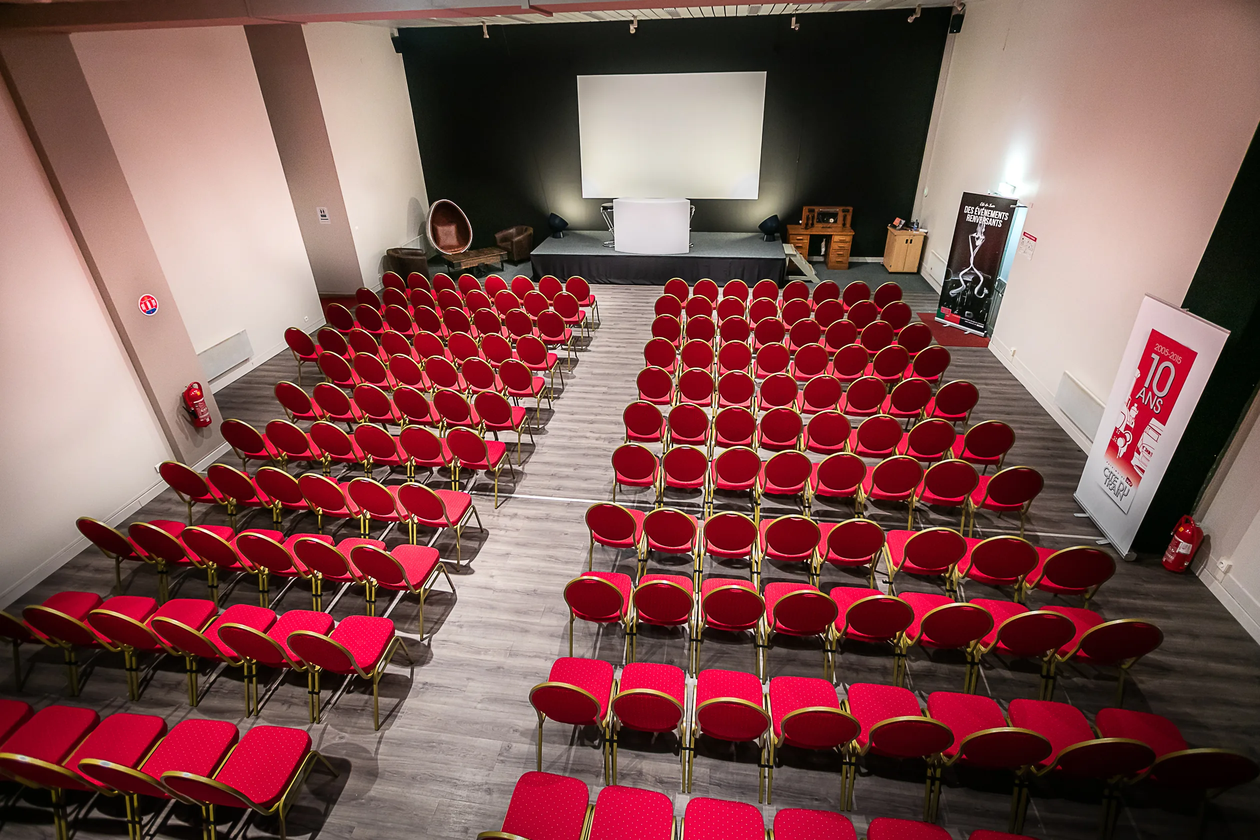 Espace événementiel assemblée générale Laval Espace Mayenne vue extérieure INNOV'events organisation d'événements