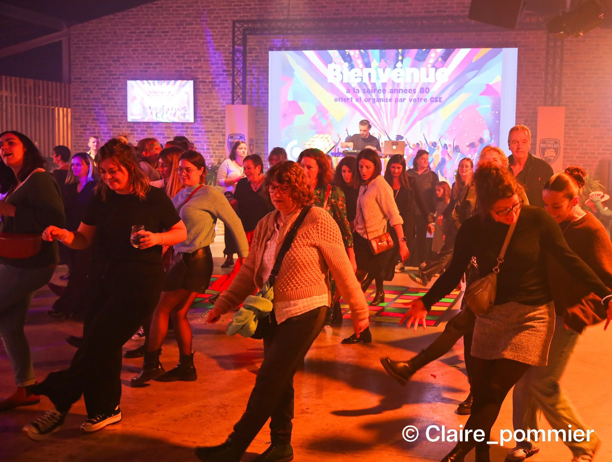 Prestation audiovisuelle Angers soirée éclairage scénique dîner d'entreprise INNOV'events