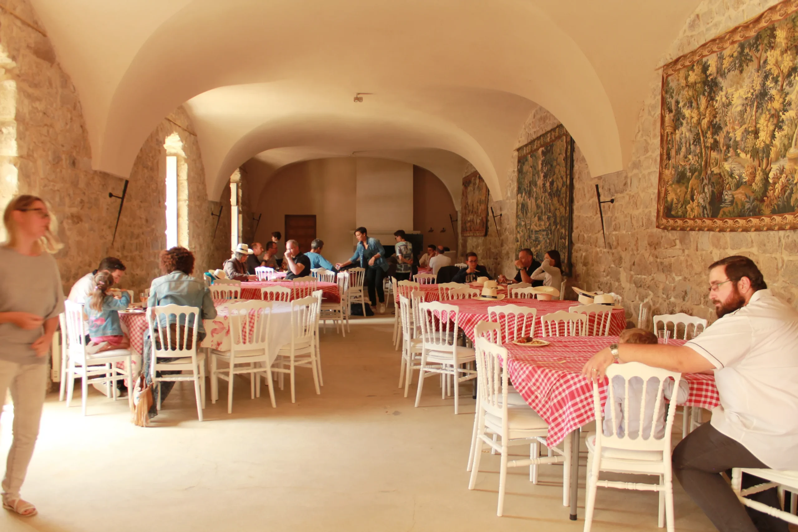 Atelier œnologie Bourges vignoble Menetou-Salon avant repas d'entreprise INNOV'events