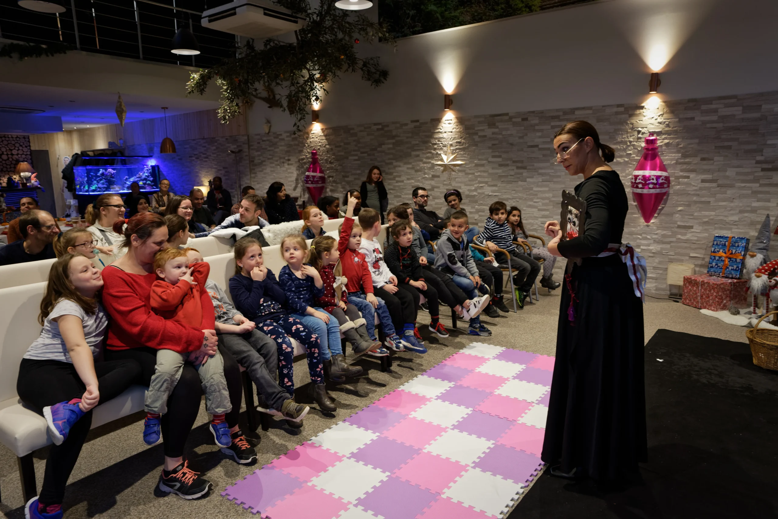 Fête d'arbre de Noël pour enfants Metz cathédrale illuminée familles collaborateurs place INNOV'events