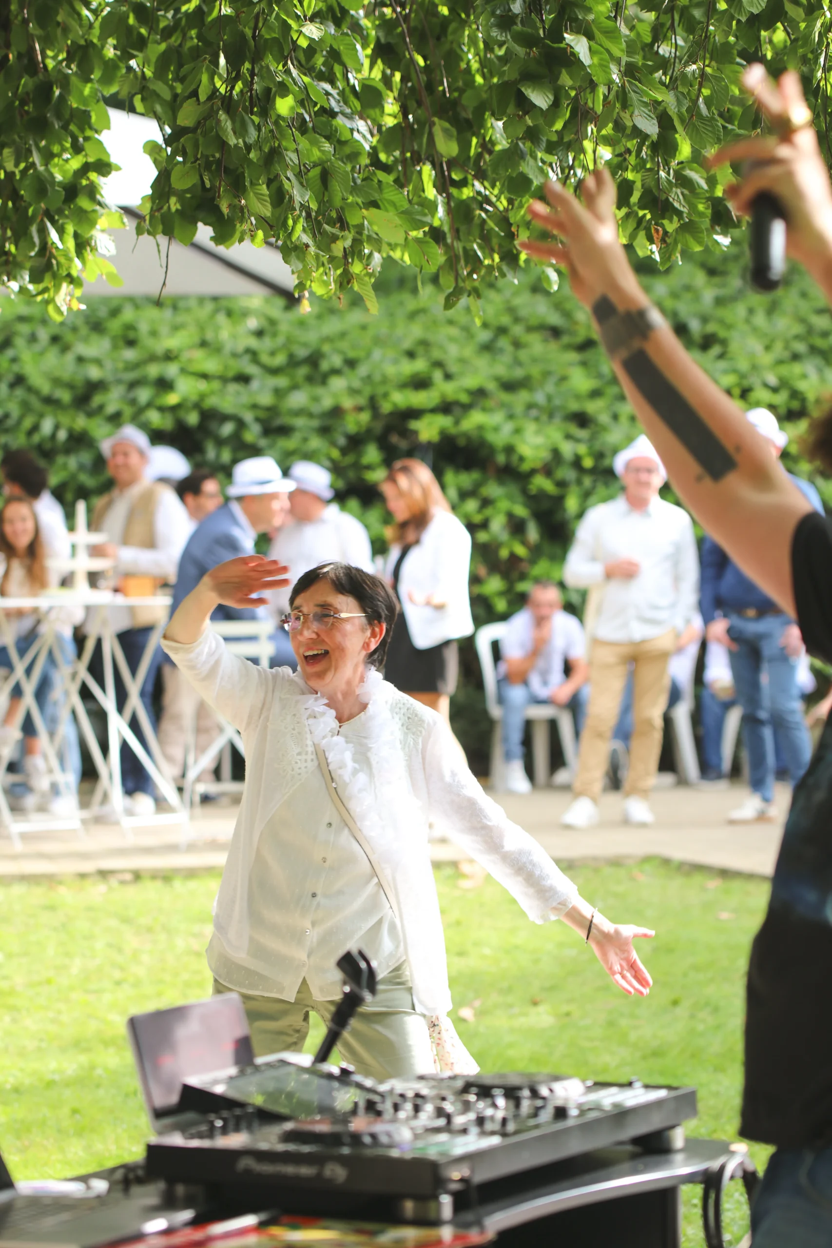 Garden Party entreprise Troyes soirée chapiteau illuminé INNOV'events